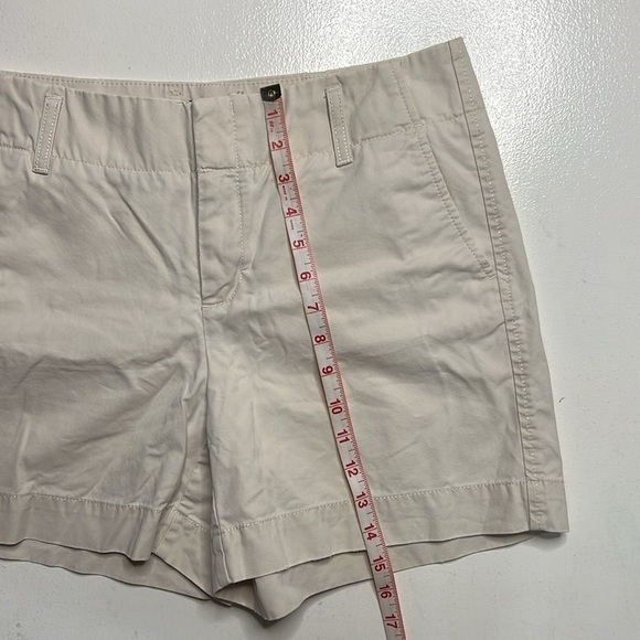 Gap Women's Cream Shorts size 10 - Picture 7 of 8